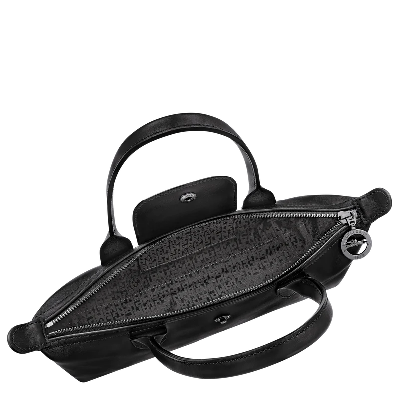 Le Pliage Xtra M black leather shoulder bag – detail view