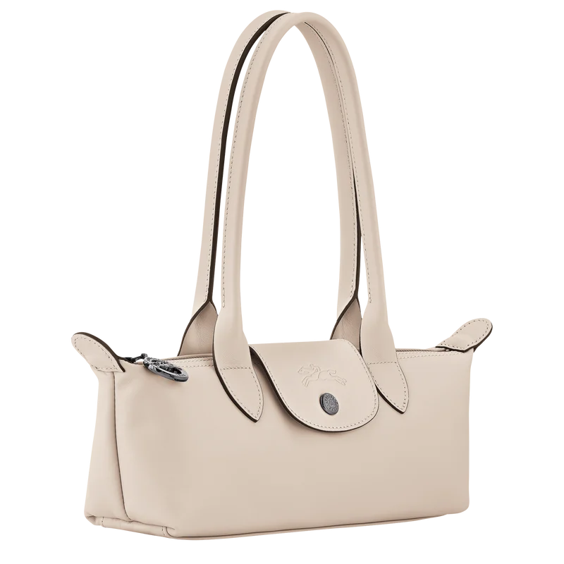 Longchamp Xtra M paper bag – zip closure and flap detail