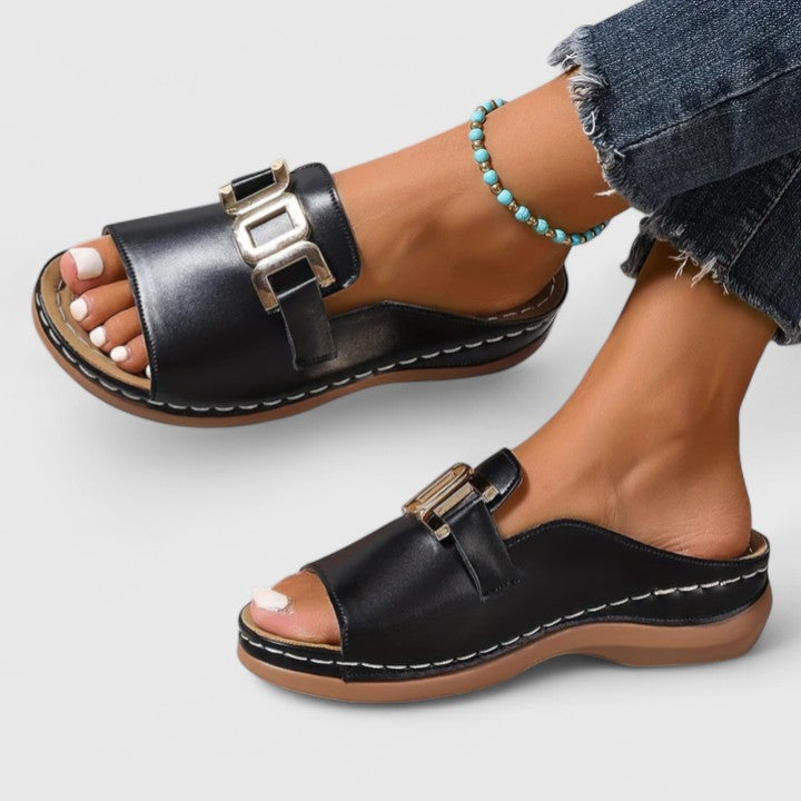 Sharpay Sophisticated Sandals — detail view