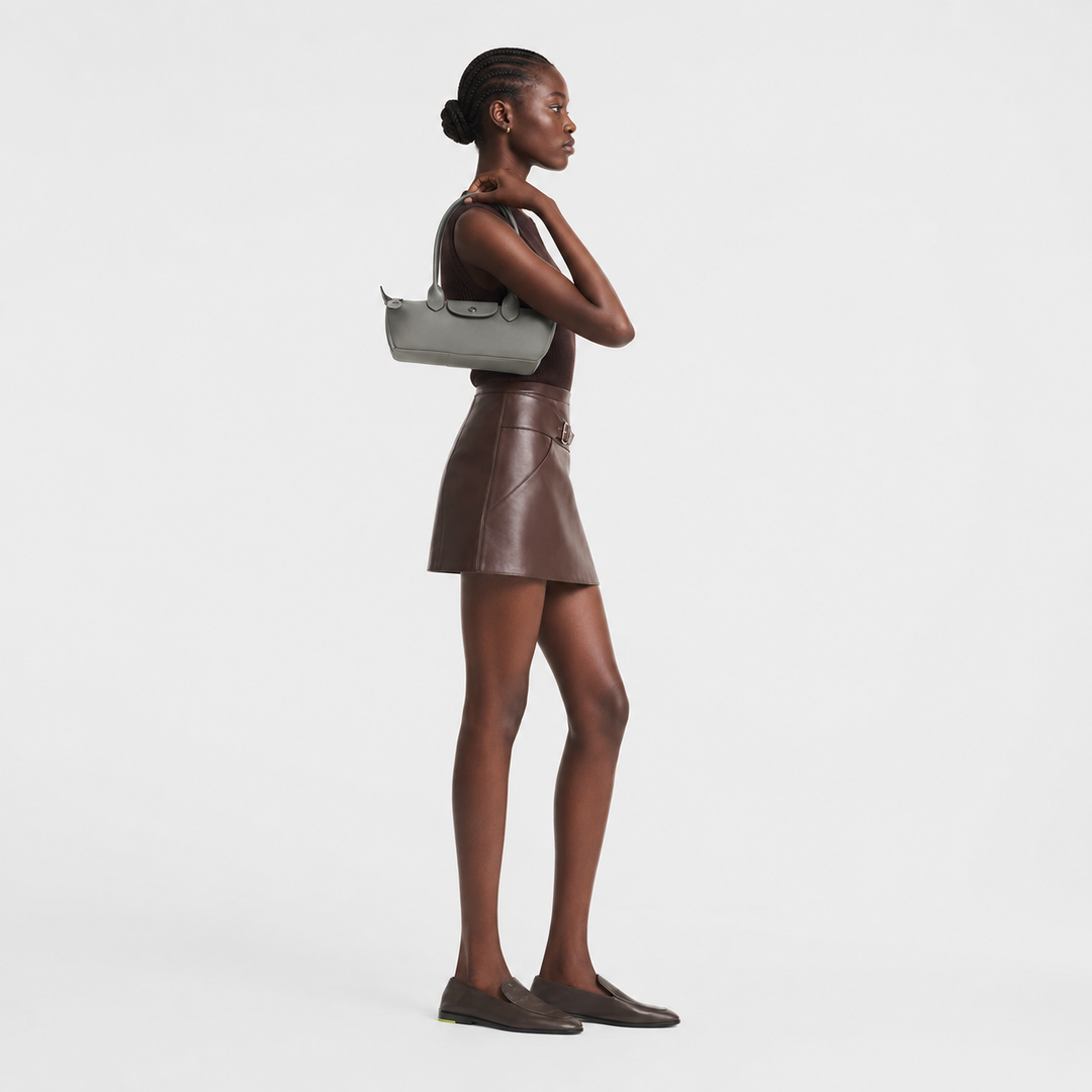 Le Pliage Xtra M turtledove grey leather bag – detail view