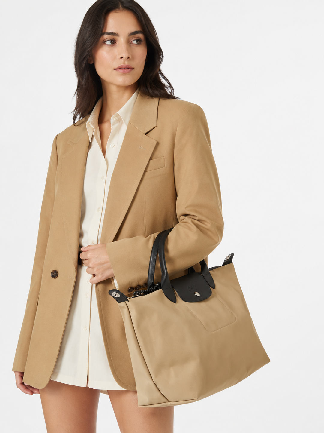 Longchamp Le Pliage Energy L Bag Clay Beige — worn shoulder