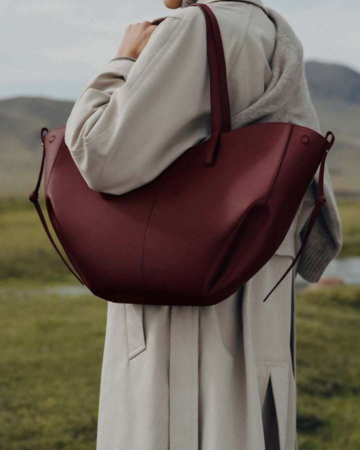 Cyme luxury leather bag black cherry back view