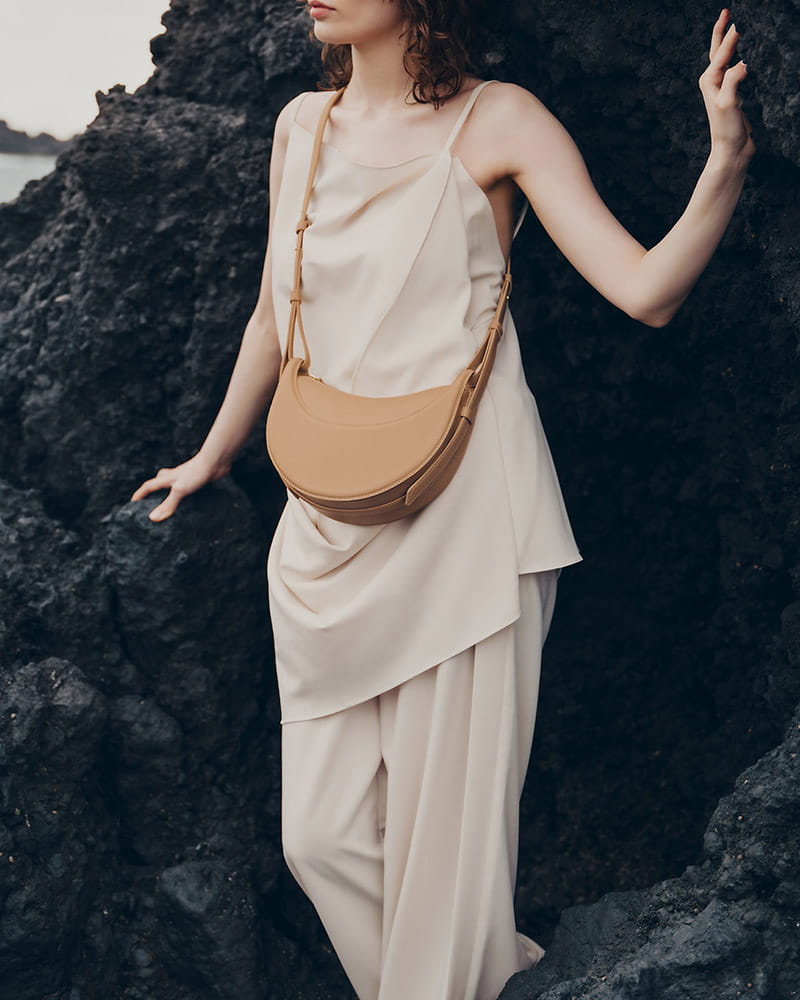 Everyday City Textured Leather Shoulder Bag