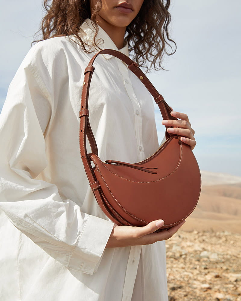 Everyday City Textured Leather Shoulder Bag