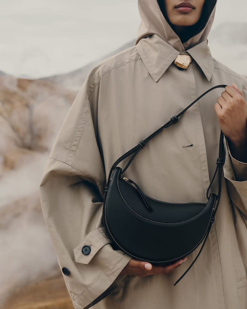 Everyday City Textured Leather Shoulder Bag