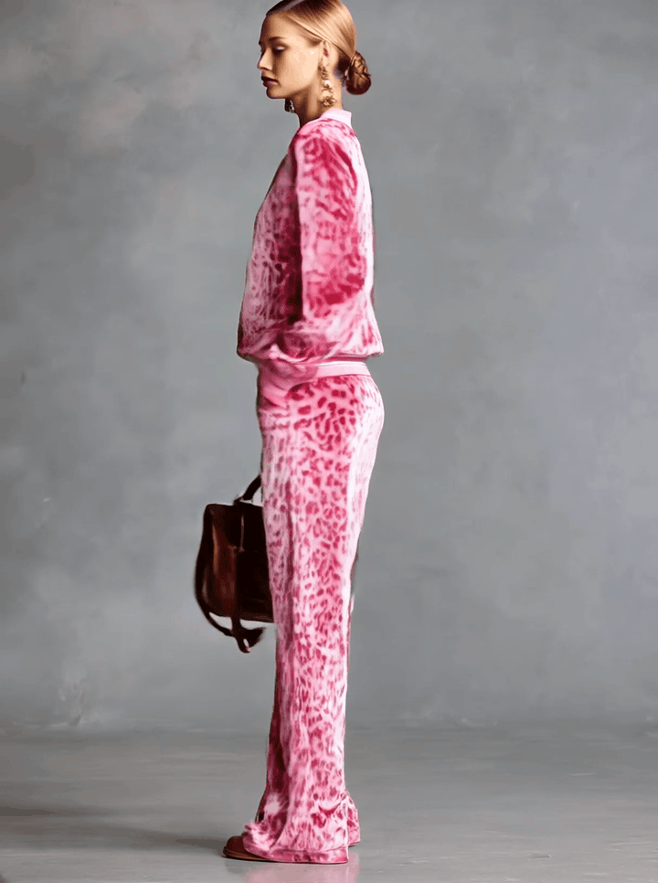Klaudia velvet tracksuit co-ord women – model