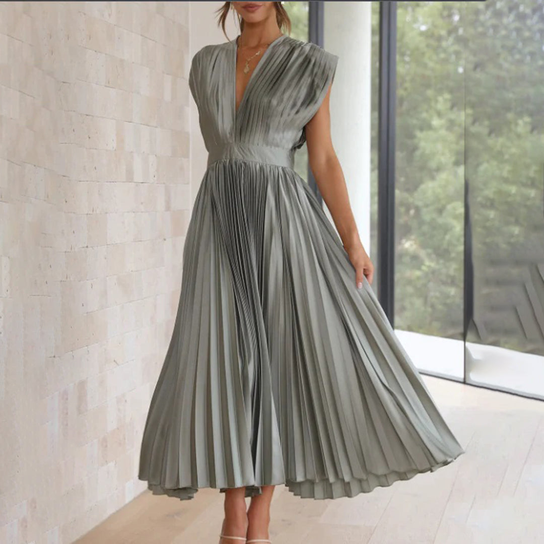 Benthe Green — full length view