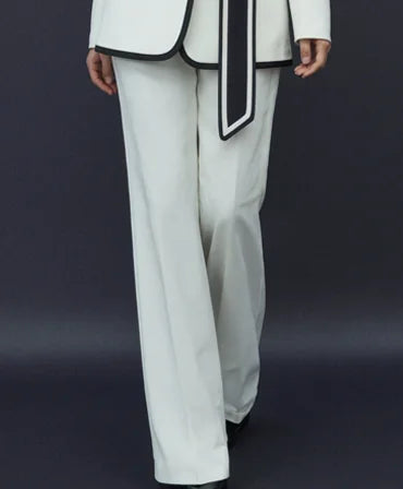 Giovanna elegant office set women – model wearing