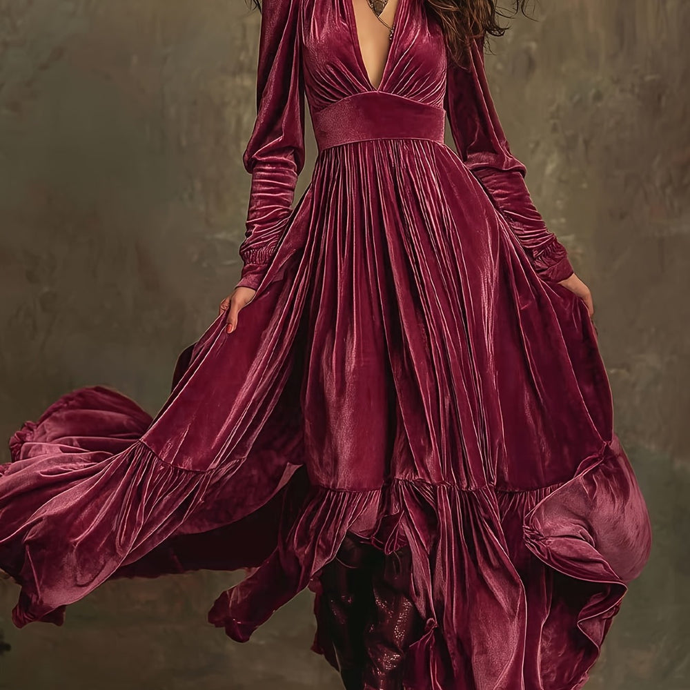 Eveline velvet dress deep V-neck – neckline detail close-up women