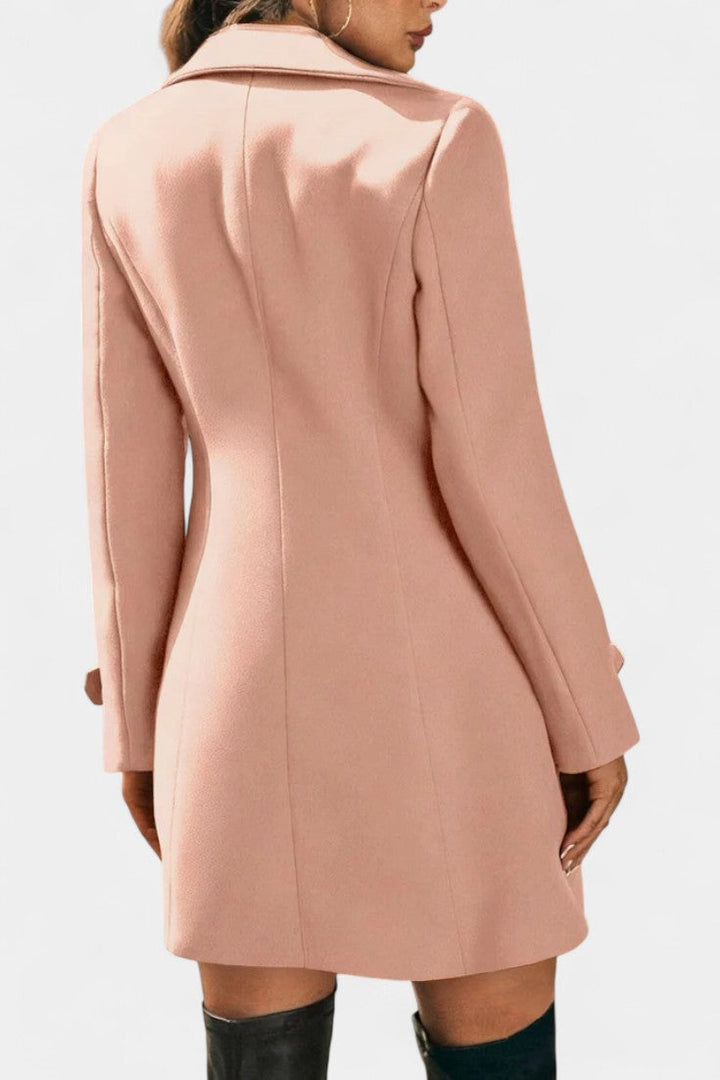 Maïlys open front coat back view elegant silhouette