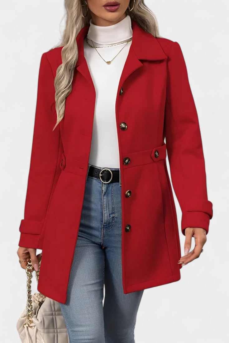 Cléophée elegant coat collar and lapel detail