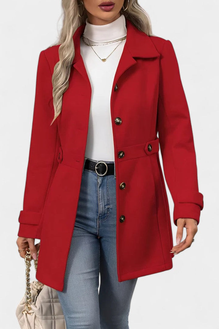 Cléophée elegant coat collar and lapel detail