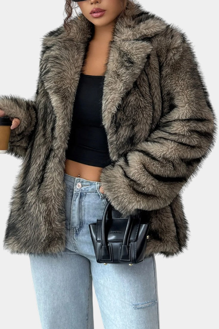 Vérène fur coat collar and texture close-up detail