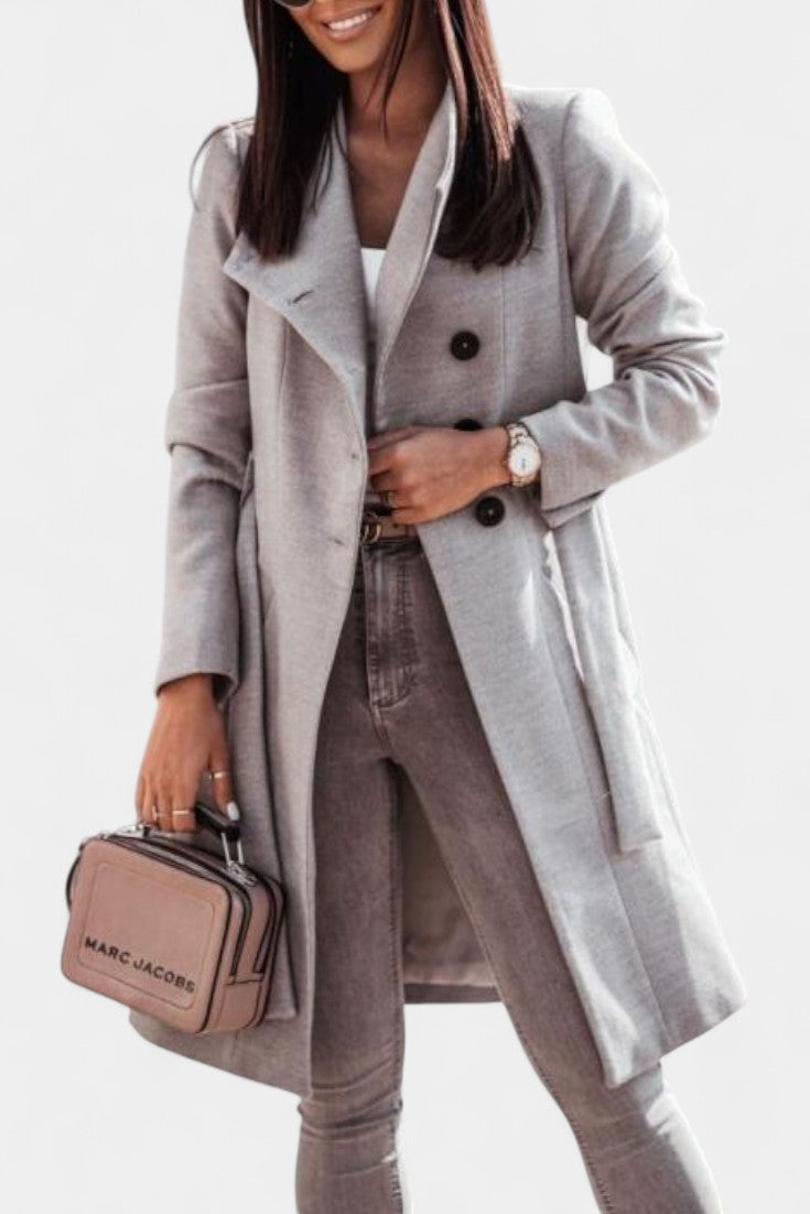 Kaya cosy winter coat model lifestyle outdoor