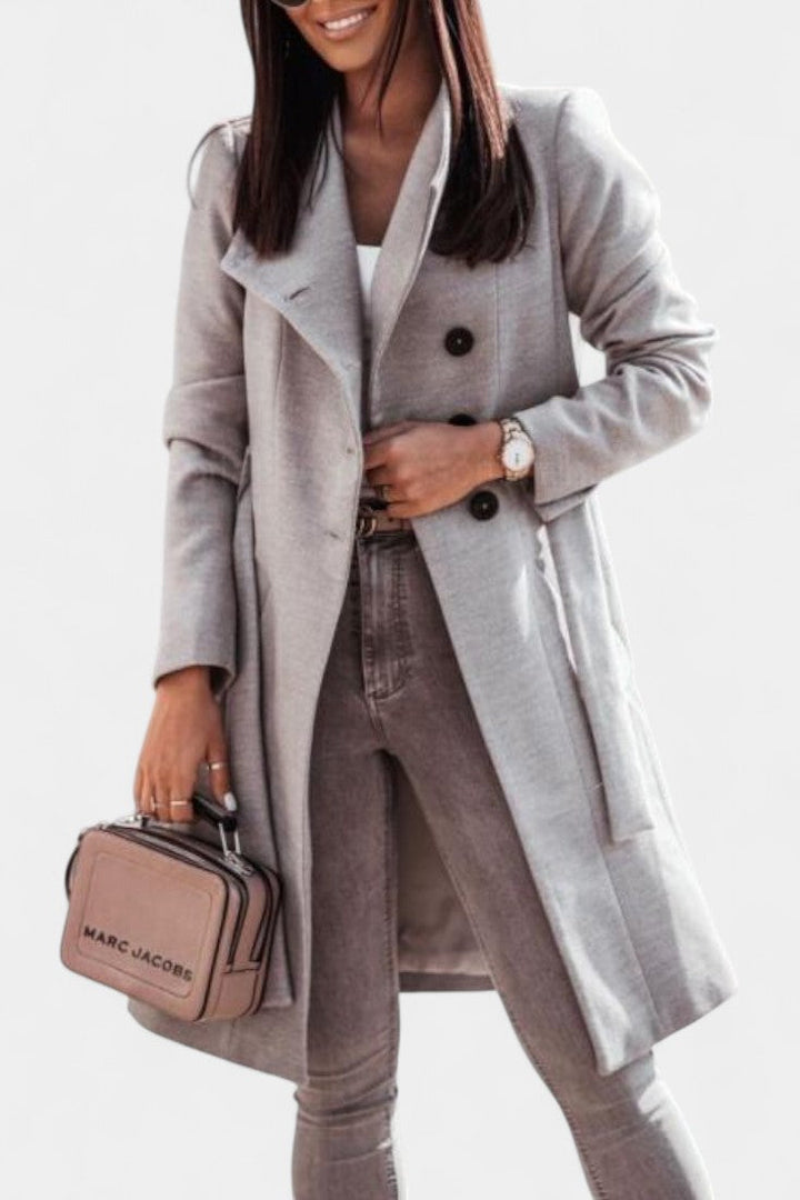 Kaya cosy winter coat model lifestyle outdoor